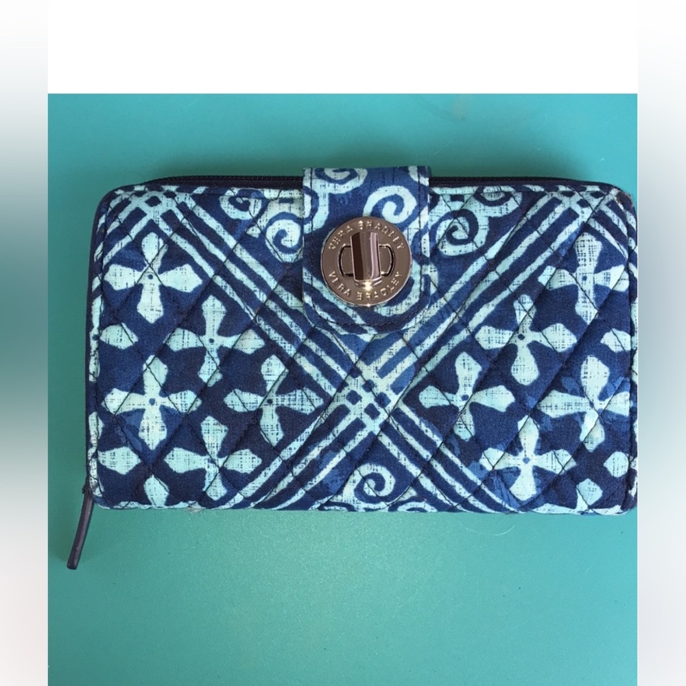 Vera Bradley long wallet EUC blue